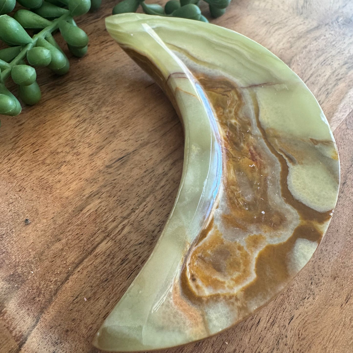 Green Onyx Moon Dish – Small Carved Stone Dish