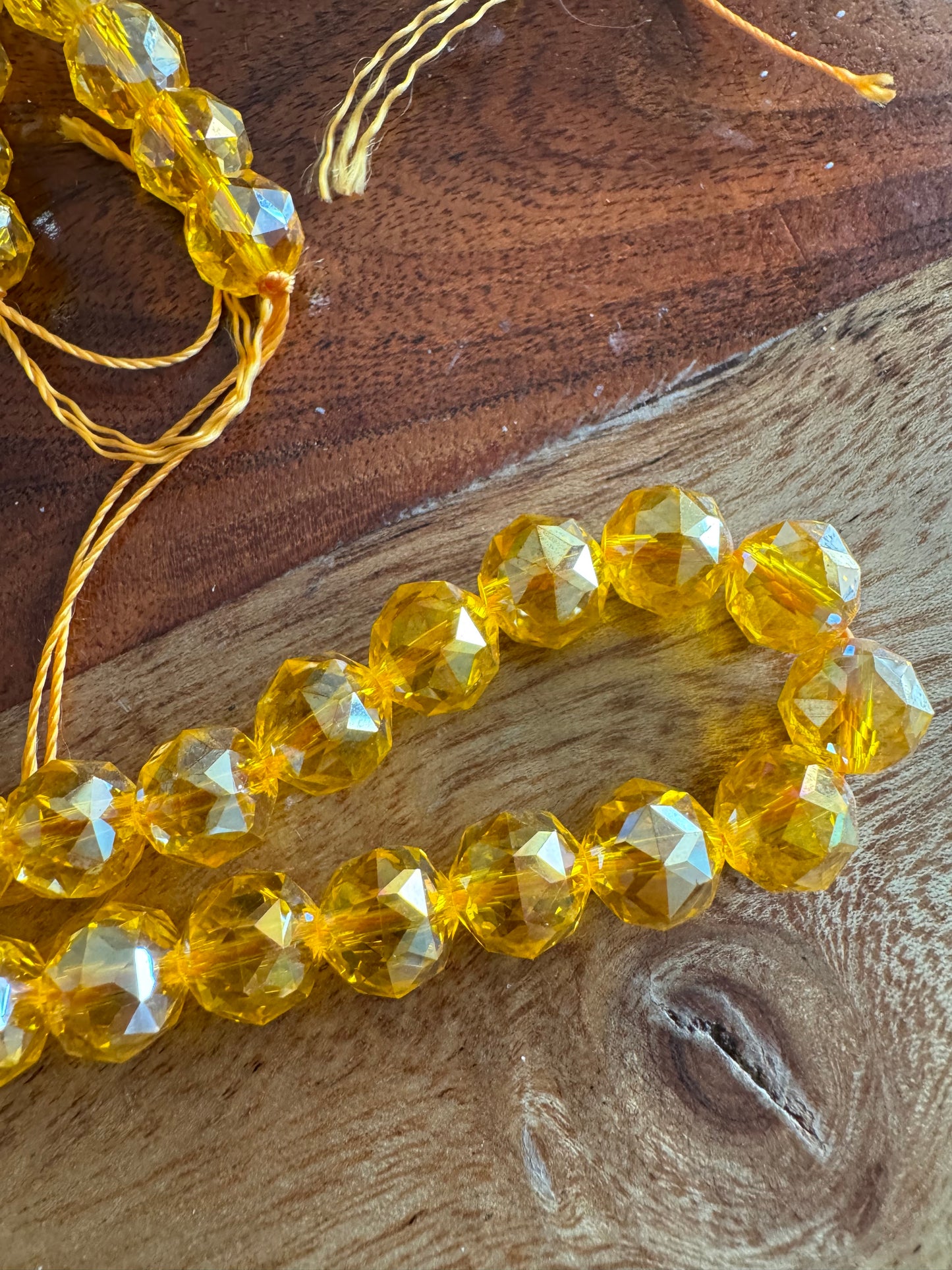 10mm Dark Yellow Chinese Crystal Glass – Faceted & Iridescent