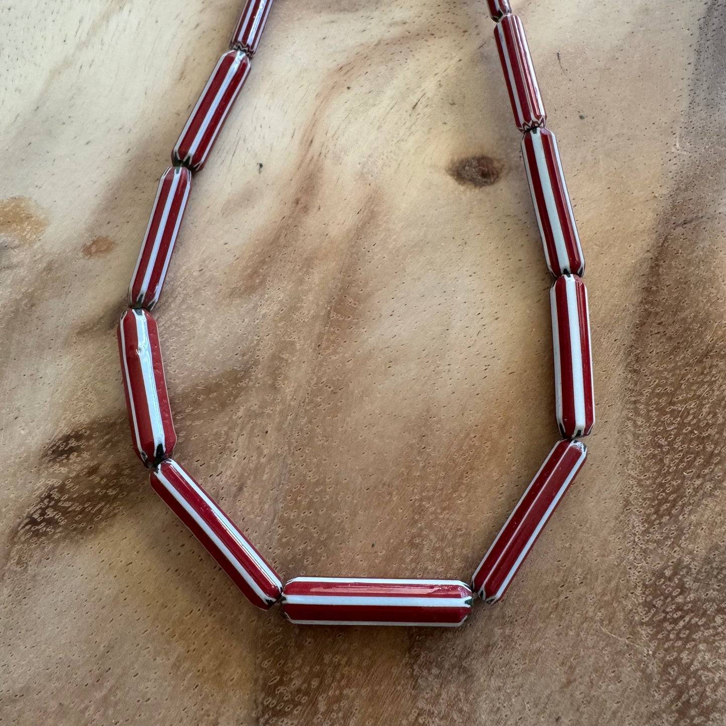 Red & White Glass Chevron Beads – 5–7x23–24 mm – 15 Inch Strand CV06 (India)