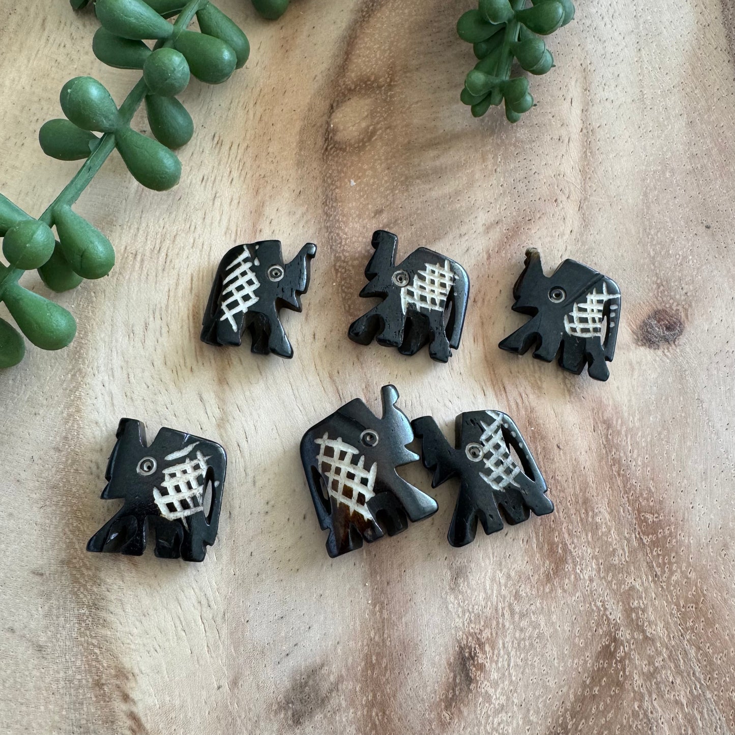 Elephant Carved Bone Beads – 15–18x18–20 mm – 6 Pieces