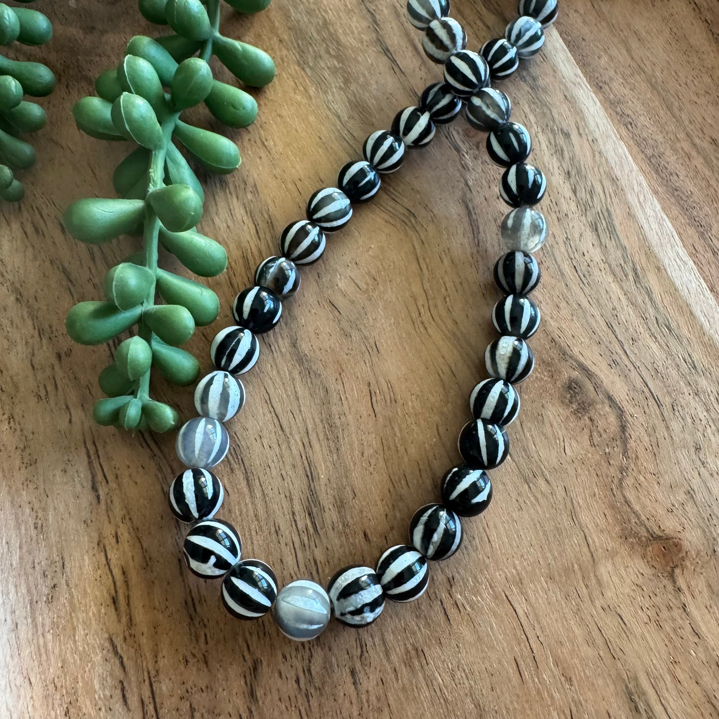 8mm Striped Agate Bead Strand