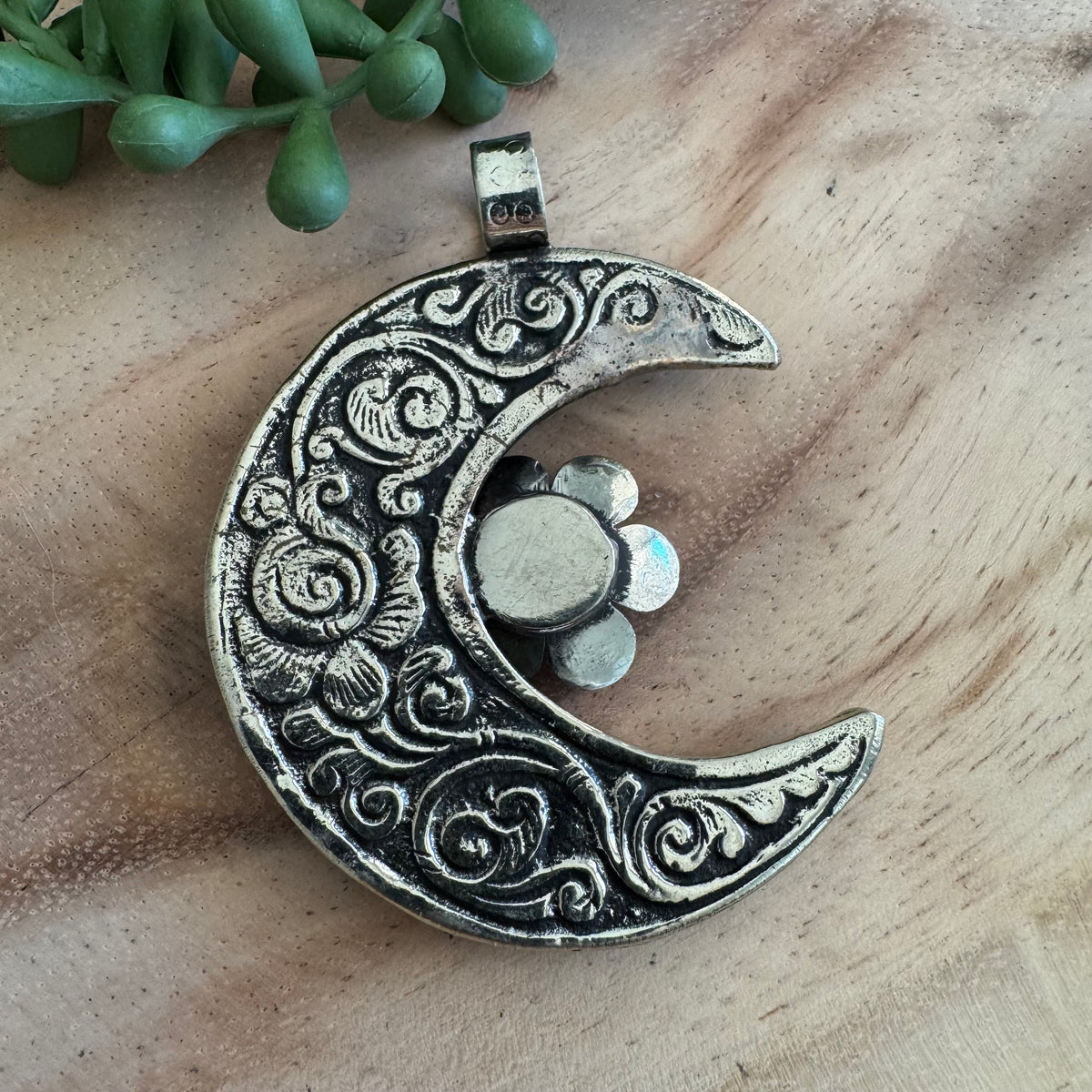 Large Turquoise & Silvertone Southwestern Moon Pendant SWP11 (Copy)