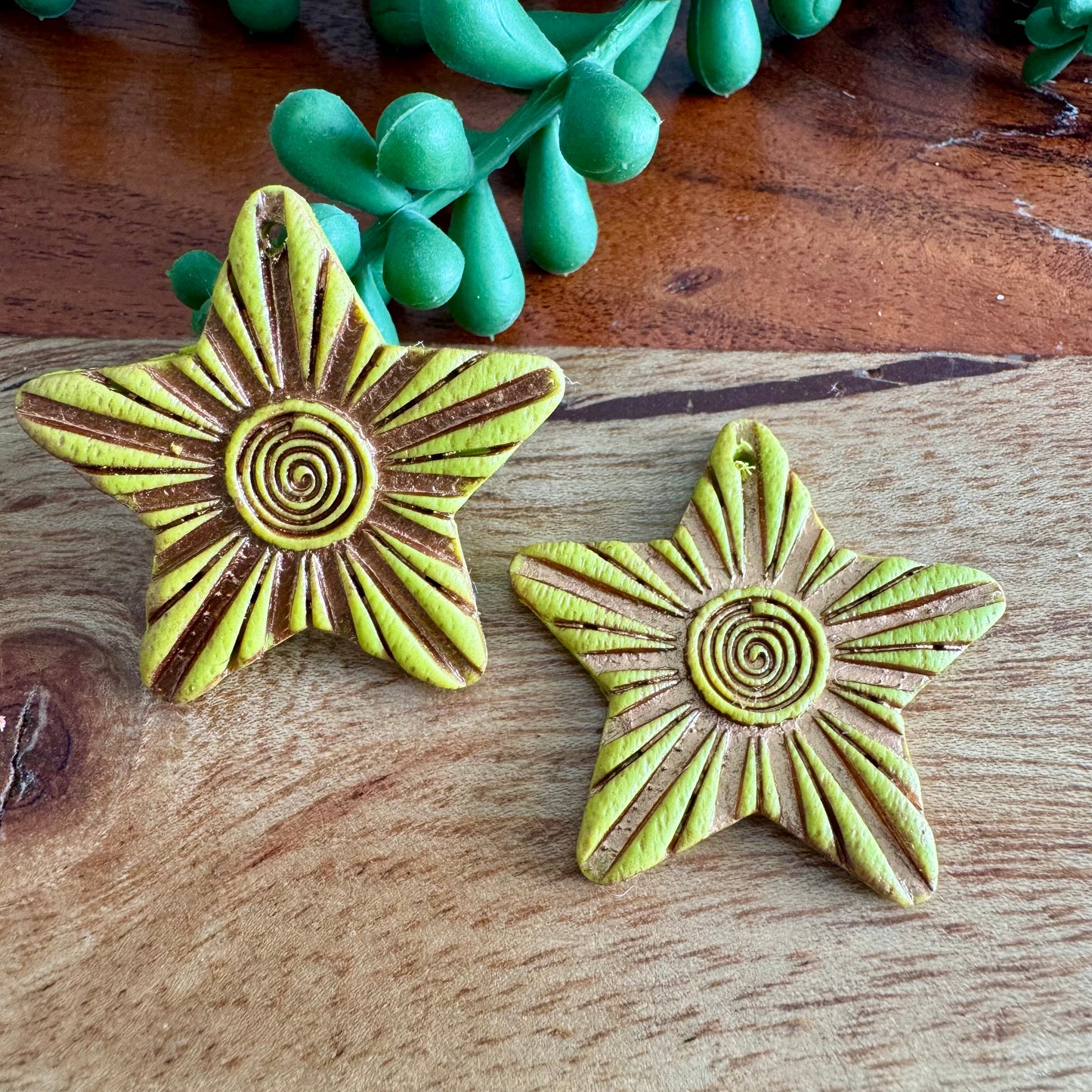Citron Spiral Star Pair