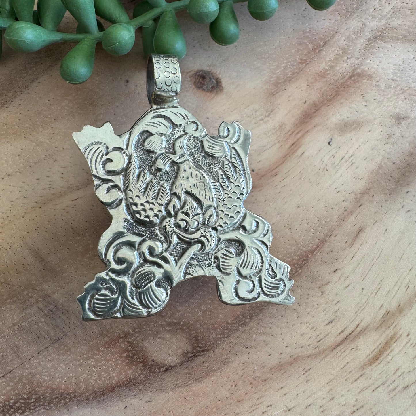 Turquoise & Silvertone Southwestern Frog Pendant SWP12