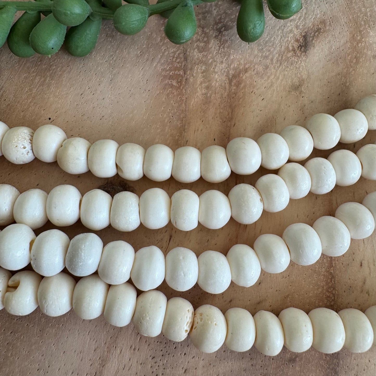 Bone Round Beads – 7–9 mm – 15–16 Inch Strand