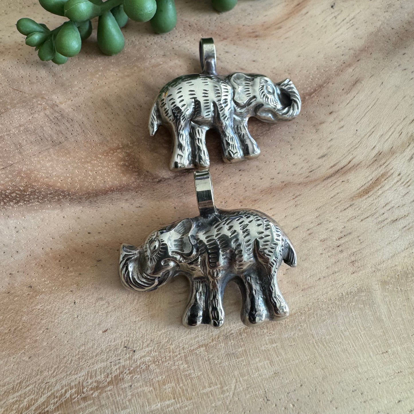 Small Elephant Pendant SWP02