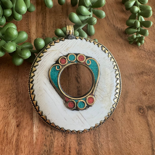 Tibetan Conch Shell & Inlay Pendant – Tribal Style