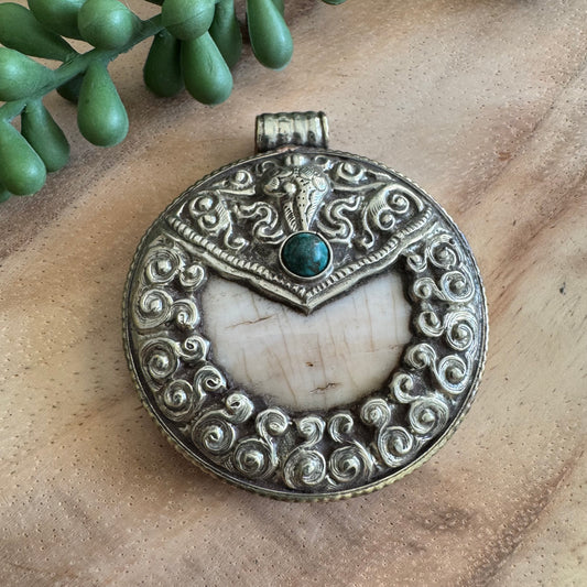 Tibetan Conch Shell Pendant – Tribal Style TIB01