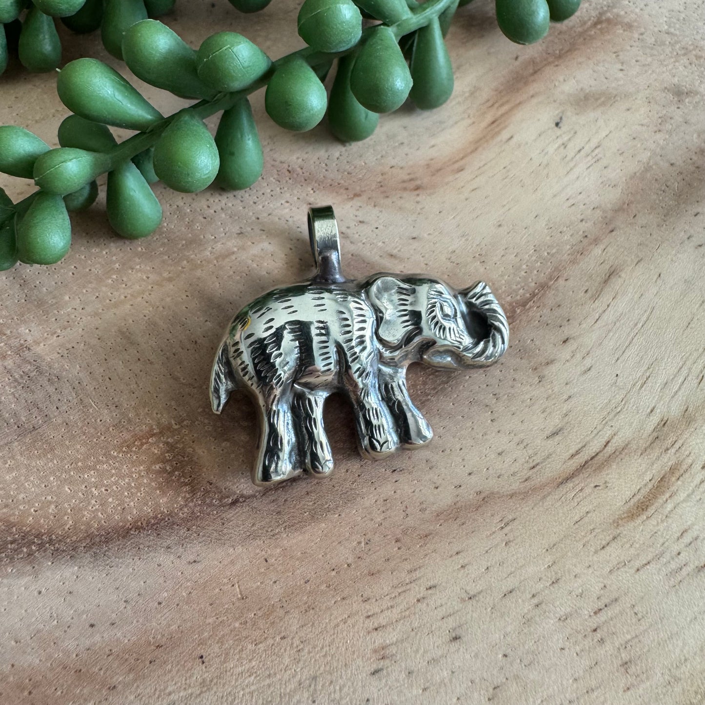 Small Elephant Pendant SWP02