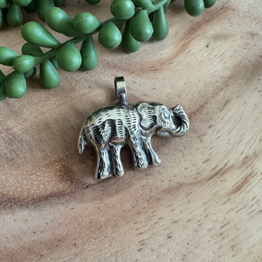 Small Elephant Pendant SWP02