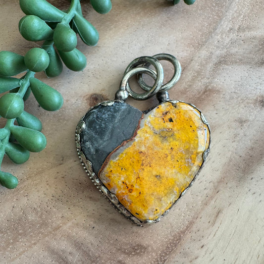 Bumblebee Jasper Heart Pendant with Embossed Accents – Antique Silver-Tone Statement Piece SWP24