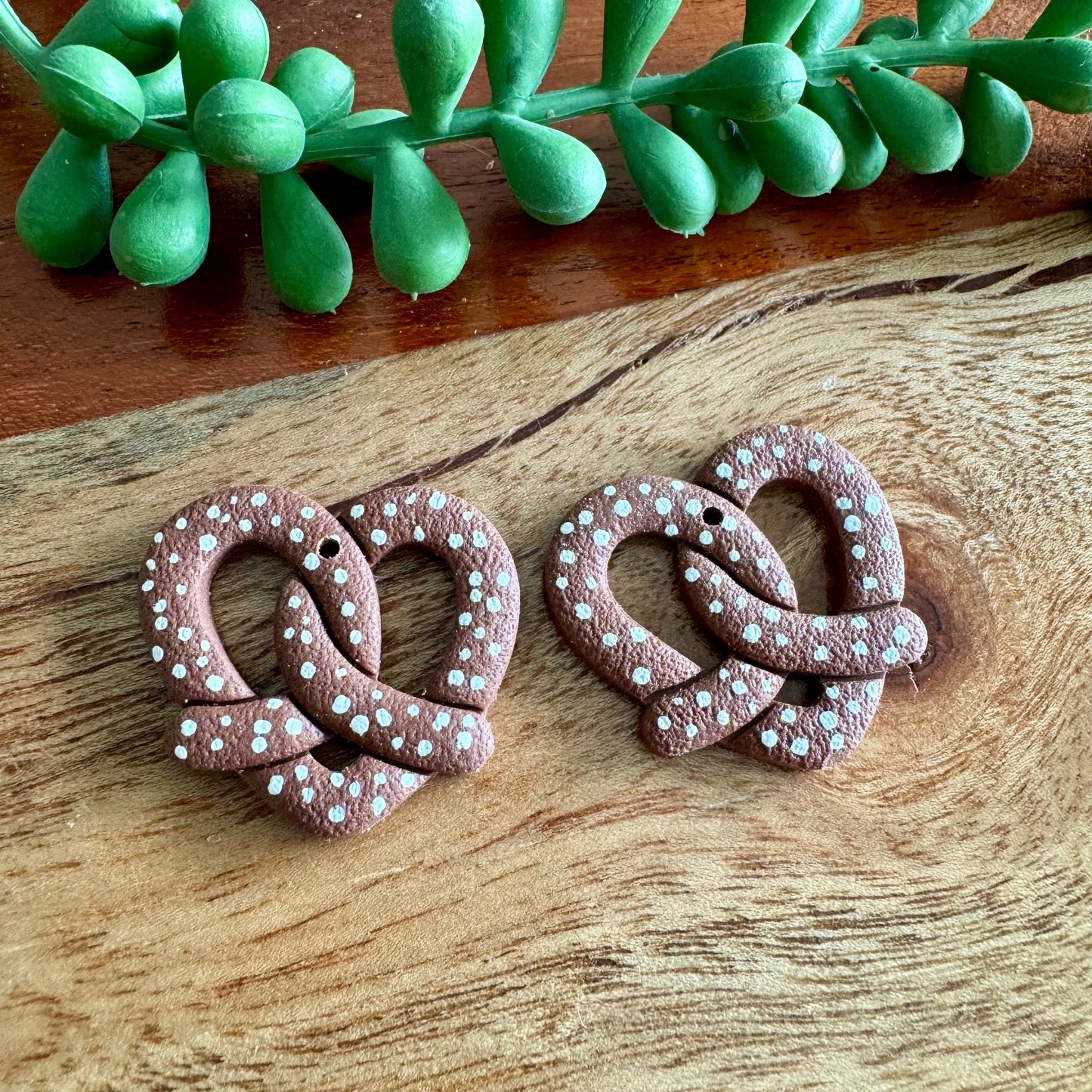 Pretzel Pendant Pair