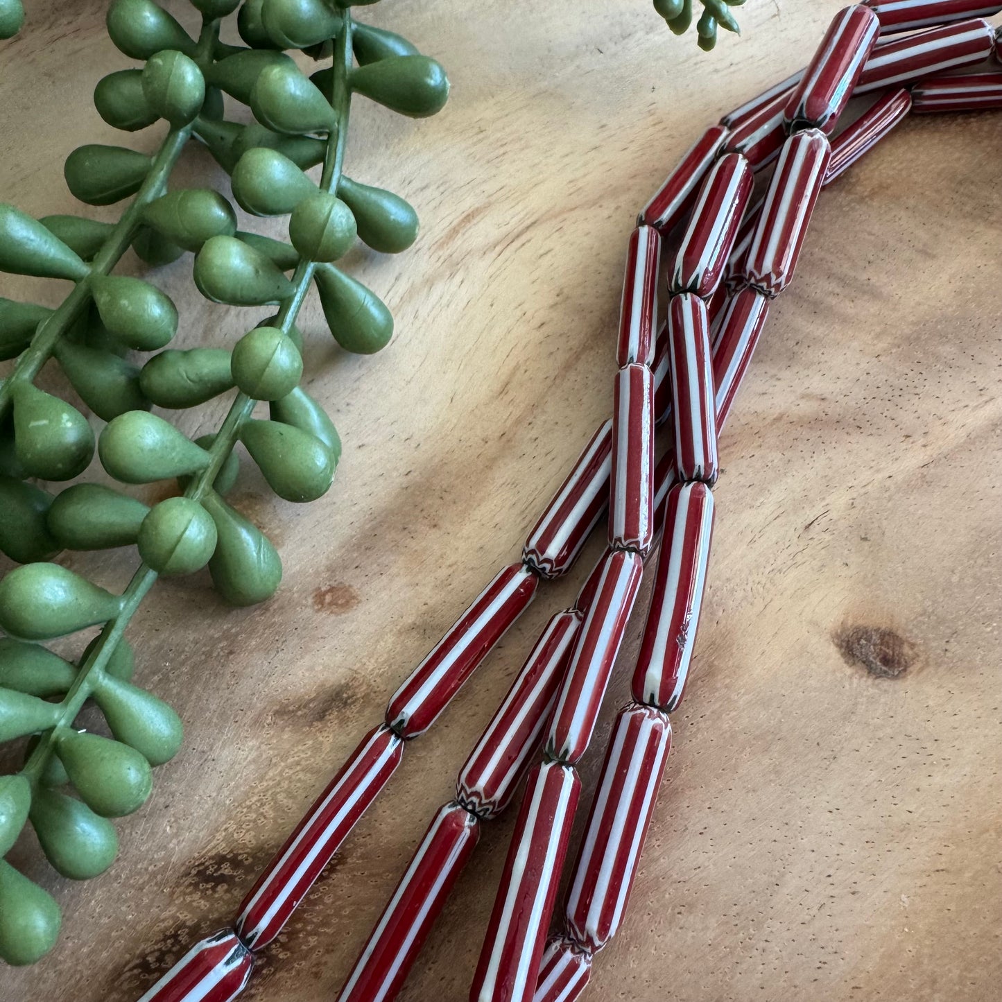 Red & White Glass Chevron Beads – 5–7x23–24 mm – 15 Inch Strand CV06 (India)