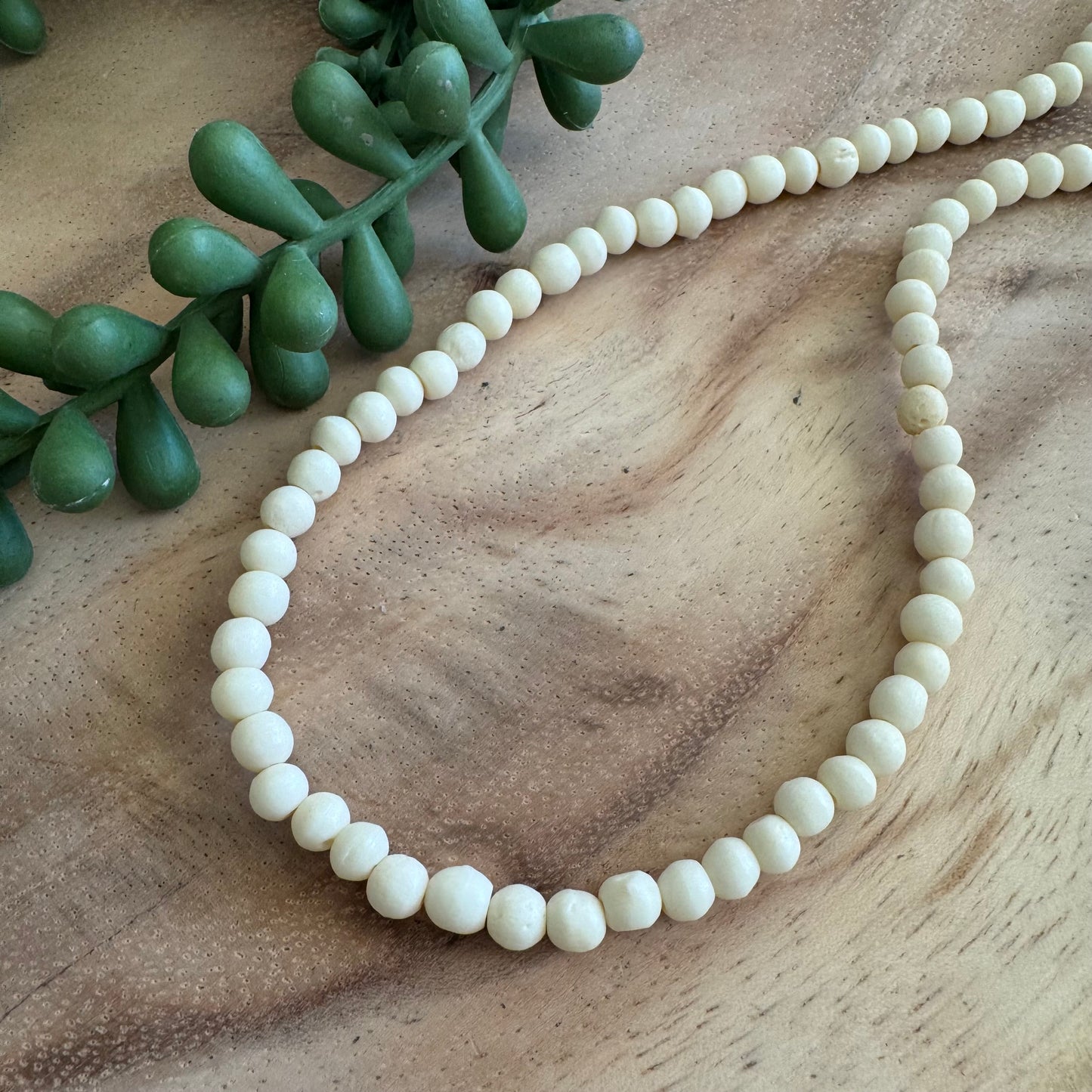 Small Bone Round Beads – 5 mm – 15–16 Inch Strand – BN27