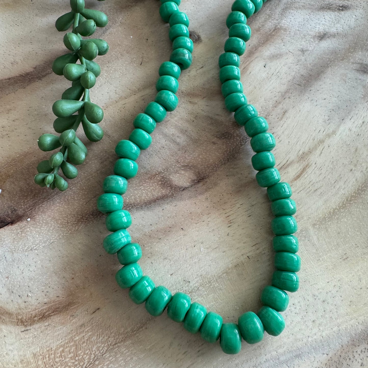Green Crow Glass Beads (India) CR04