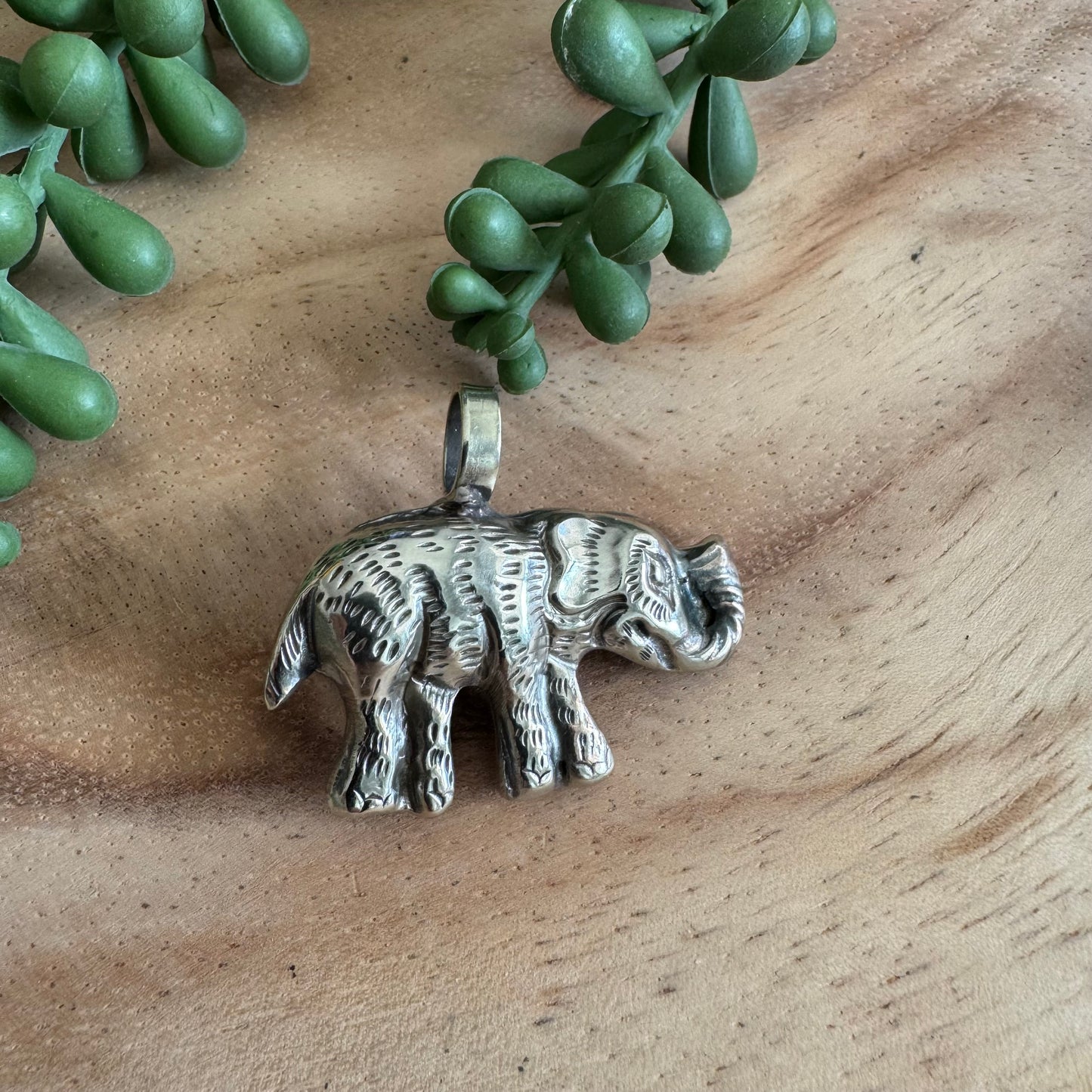 Small Elephant Pendant with Turquoise Cabochon SWO04