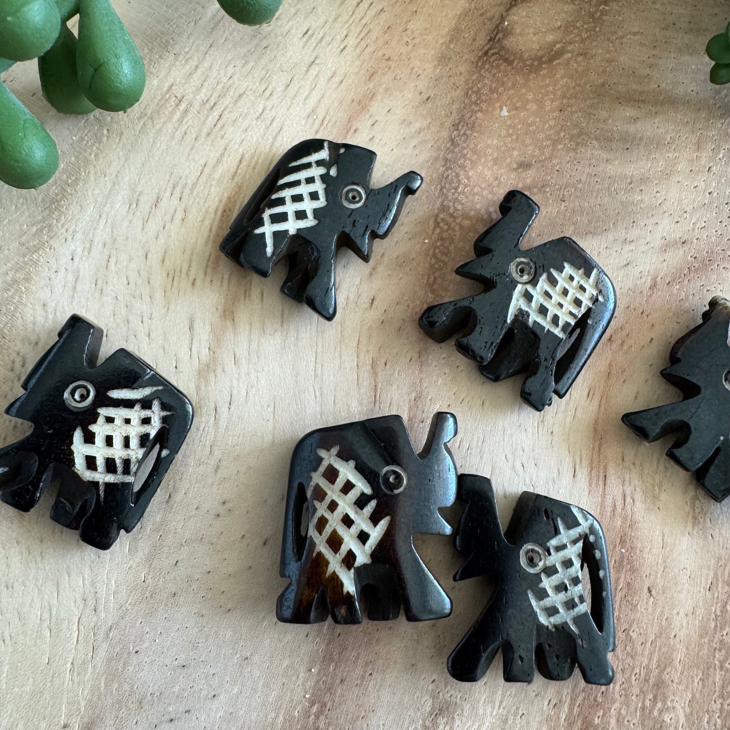 Elephant Carved Bone Beads – 15–18x18–20 mm – 6 Pieces